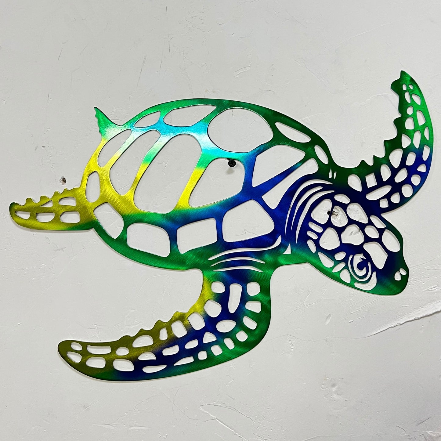 Metal Turtle Wall Art Decor - Hand-Painted-Look Design with Realistic Turtle Texture, Sturdy Metal Sea Turtle Sculpture for Indoor/ Home, Office, Aquarium - Housewarming Gift, Marine-Themed Decoration (No Feathers), Metal Wal